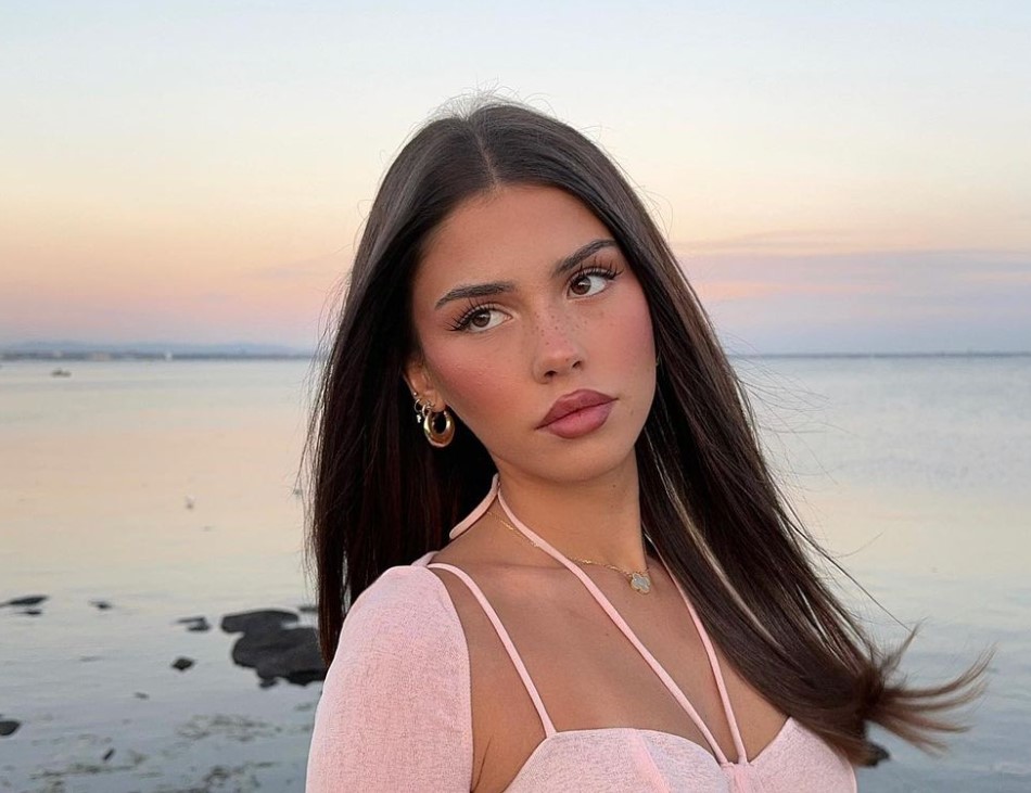 The Model Thread May Have Images Not Appropriate For Some No Nudity 