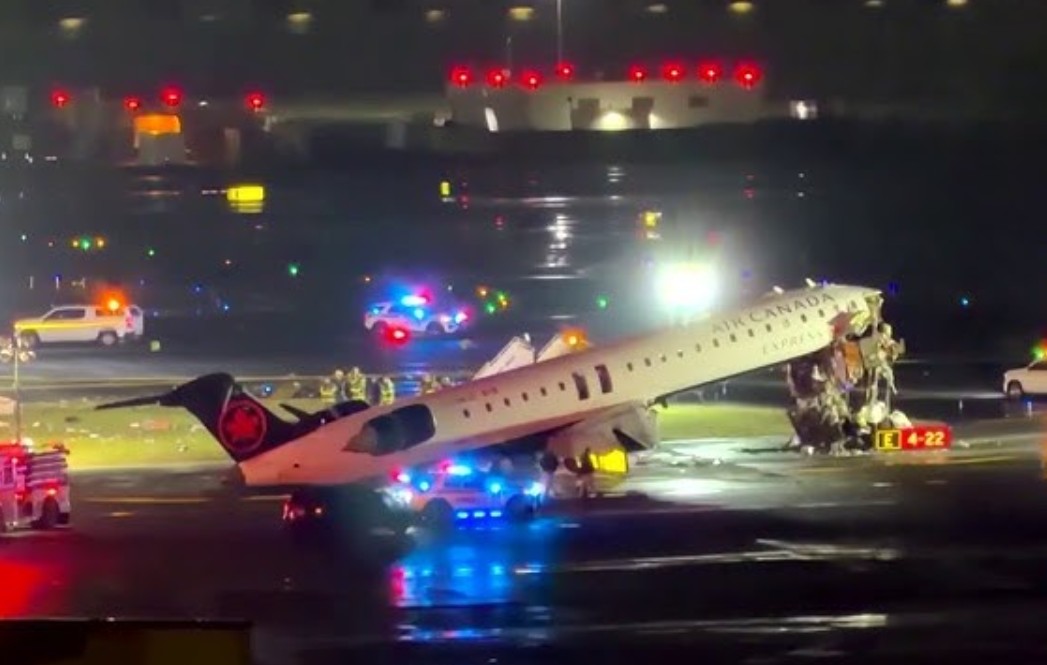 LaGuardia Plane Crash Video and The Air Canada Crash