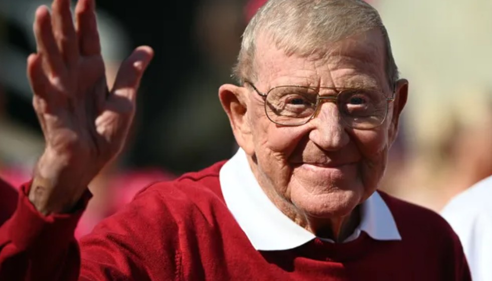 Lou Holtz Cause of Death Video and Legendary Notre Dame